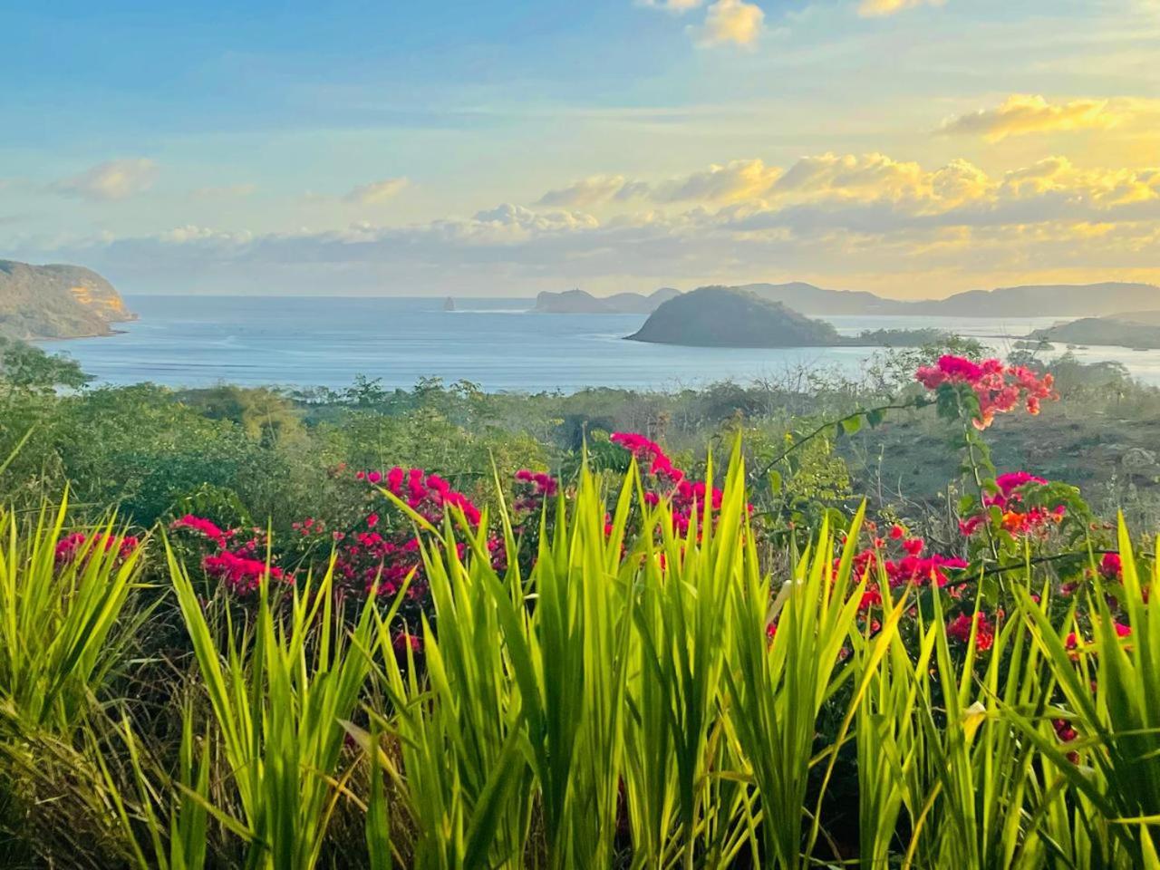 Hotel Lobster Bay Lombok Awang Exterior foto